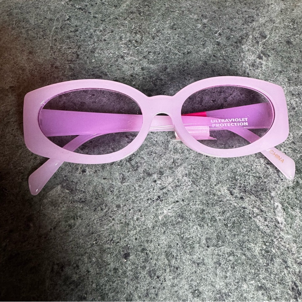 Personalized Chic lavender Oval Sunglasses with UV Protection